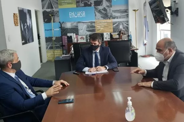 En Buenos Aires, Manzur se aseguró otros $ 2.500 millones para agua y cloacas