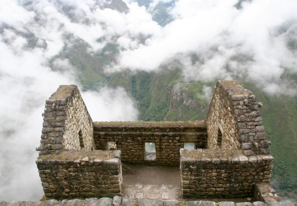 UNA VISTA IMPONENTE. Esta es una de las majestuosas construcciones que todavía se mantienen en pie, aunque han pasado ya varios siglos desde que fueran levantadas en la ciudad sagrada de Machu Pichu.
