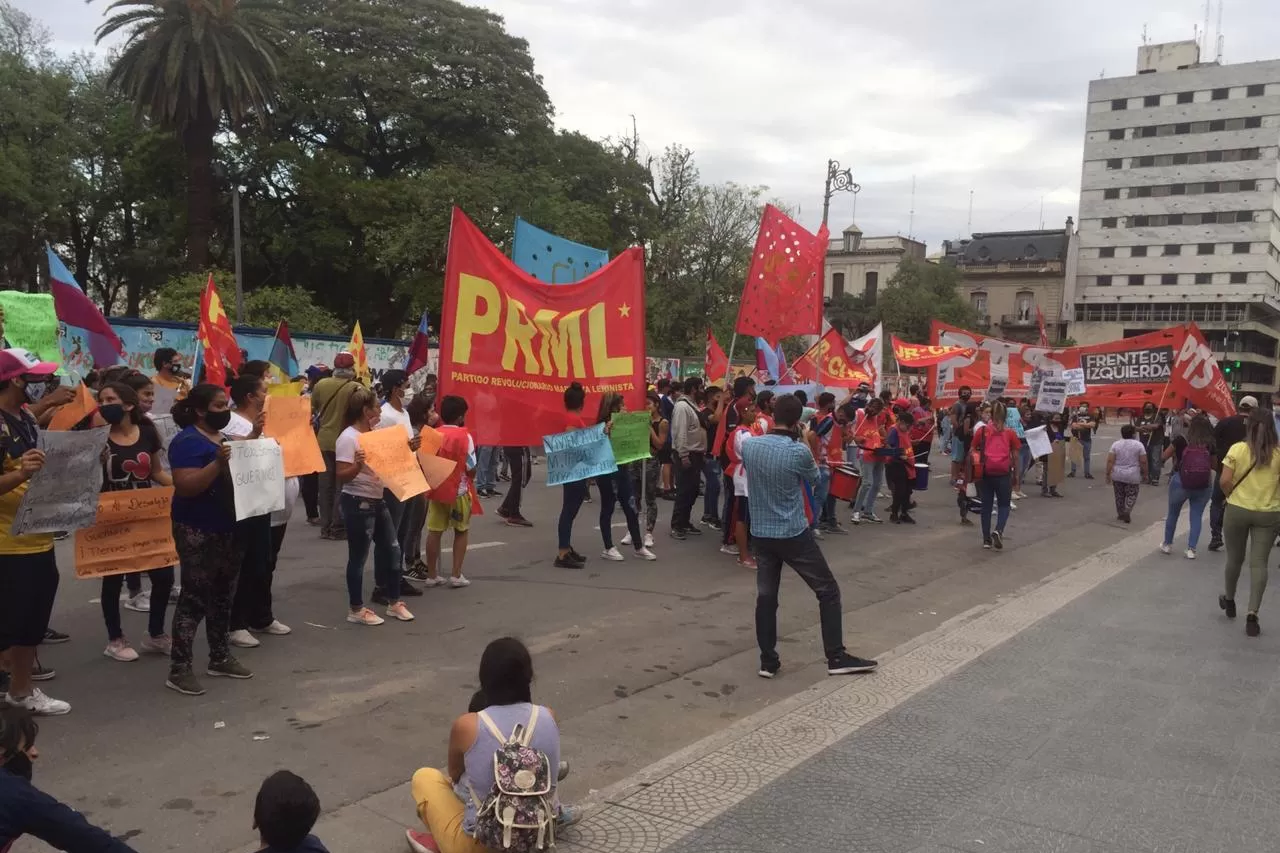 Frente de Izquierda protestó en Tucumán por el desalojo en Guernica