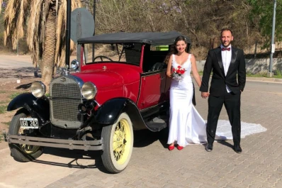 Video: una pareja tucumana se casó en El Cadillal y bailó el vals en el anfiteatro