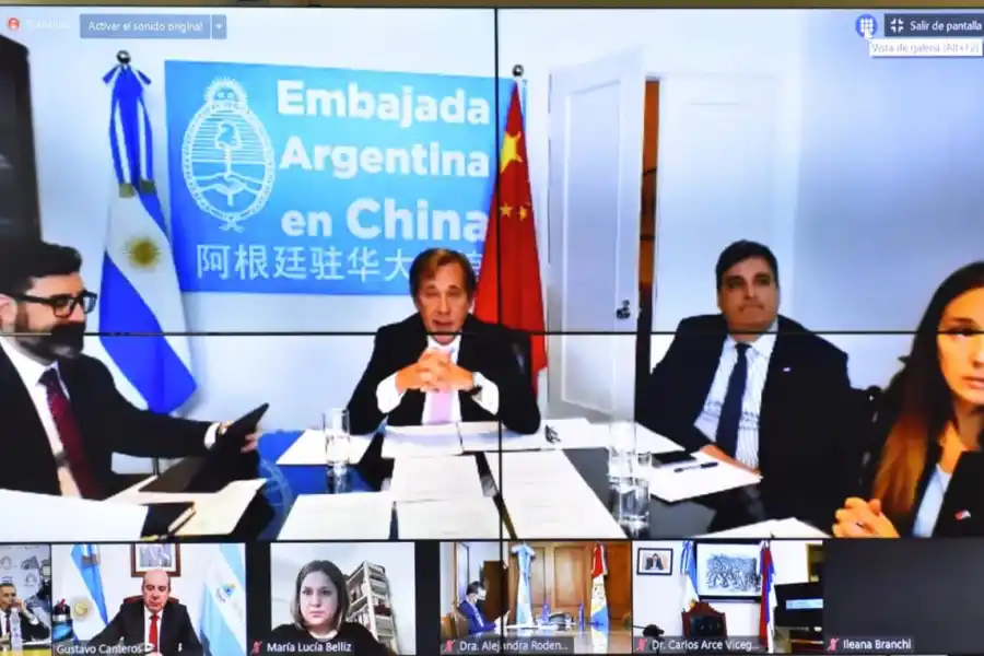 DESDE CHINA. Autoridades nacionales en el extranjero. Foto: HLT