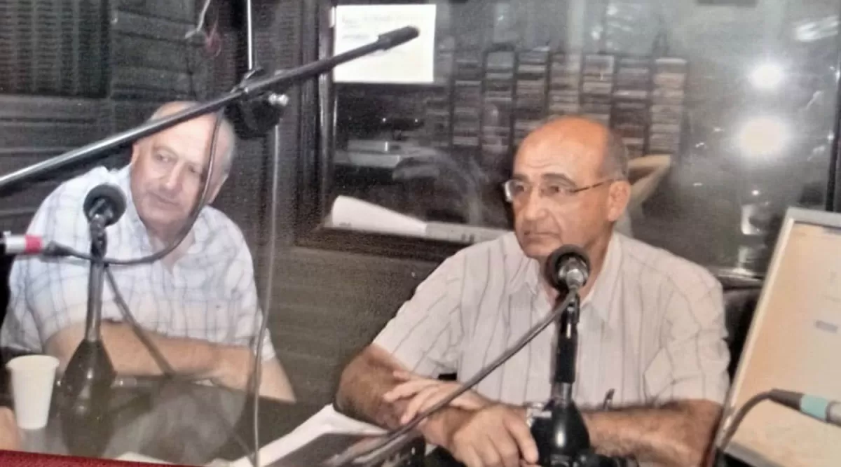 VISITA DE LUJO. Horacio Muratore junto con Guillermo Rubino, en una de las audiciones del programa radial.
