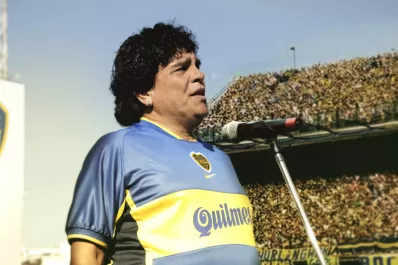 En el cumpleaños de Maradona, difunden imágenes de sus “dobles” en la serie sobre su vida