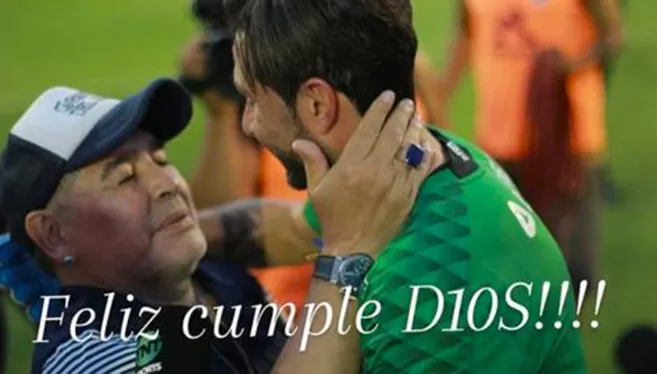 SALUTACIONES. Cristian Lucchetti fue uno de los jugadores del Decano que saludó a Diego Maradona, por su cumpleaños N| 60.