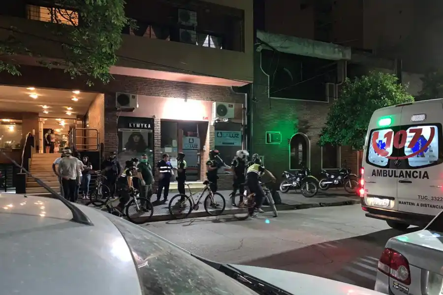 Conmoción en Barrio Norte: mató a una mujer y luego se suicidó en la vereda 