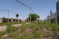 Daños y vandalismo en un barrio incompleto en Manantial Sur