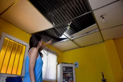 Es inexplicable lo que sentí, dijo la vecina de la Ciudadela que sufrió en su casa la caída de las torres