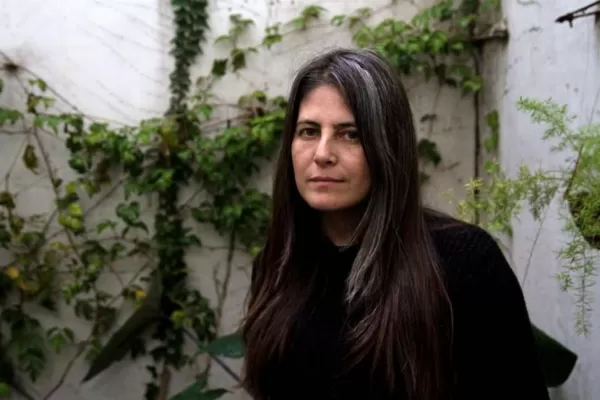 Entrevista a Selva Almada: “En la poesía hay una hondura que nunca he encontrado en la narrativa”