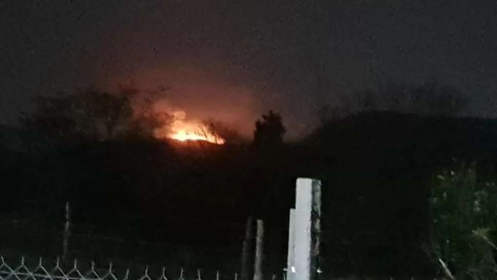 Susto por incendio de pasto en 250 hectáreas del cerro Medina