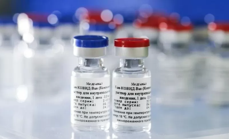 Una farmacéutica rusa busca producir una vacuna contra la covid-19 sin patente