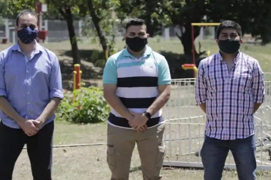 Los festejos santos comenzaron a la medianoche y siguieron en el complejo