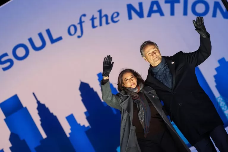 Kamala Harris y su esposo Doug Emhoff.
