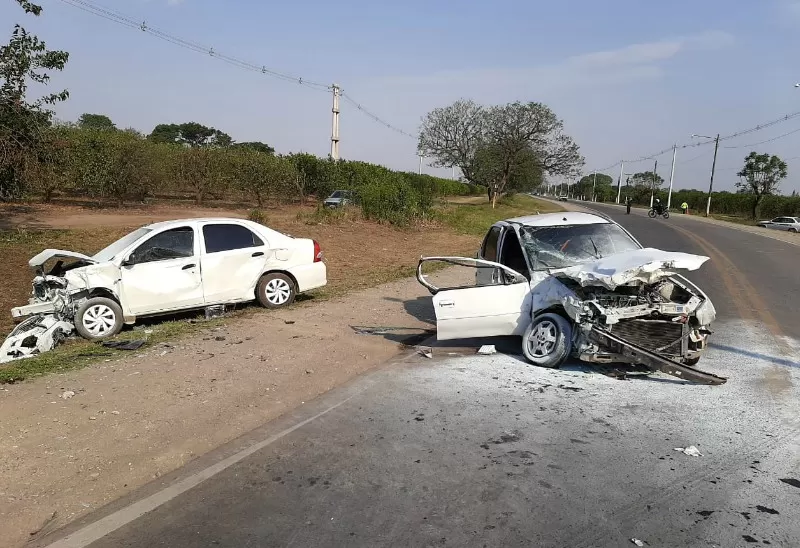Cebil Redondo: dos autos chocaron y se prendieron fuego en plena ruta