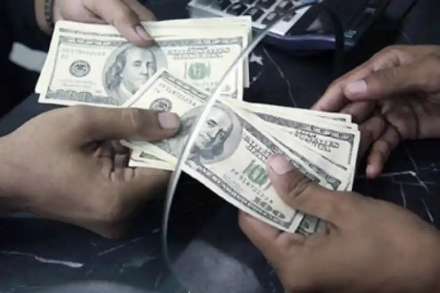 Dólar cara chica: cómo reconocerlo y dónde conviene venderlo