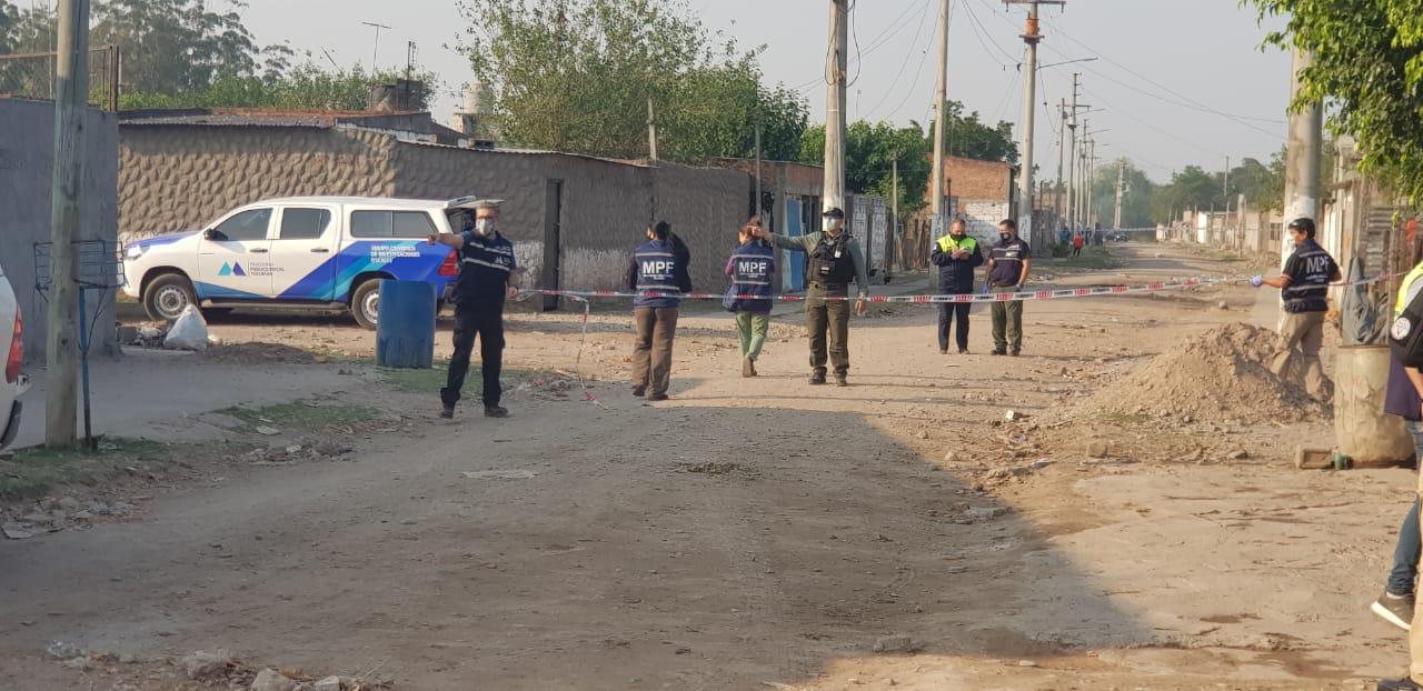 Sospechan que un hombre de 25 años entró a robar en una vivienda y lo mataron de un tiro 