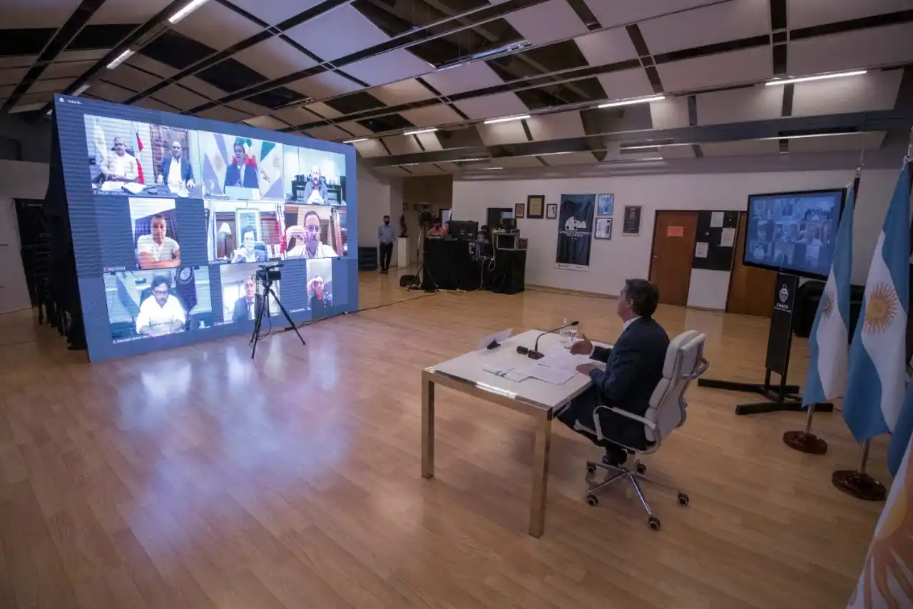 EN VIDEOCONFERENCIA. Capitanich con los gobernadores del norte, entre ellos, Manzur. Foto: Twitter @jmcapitanich