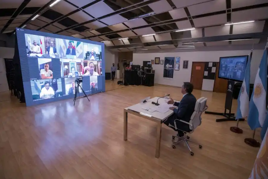 EN VIDEOCONFERENCIA. Capitanich con los gobernadores del norte, entre ellos, Manzur. Foto: Twitter @jmcapitanich