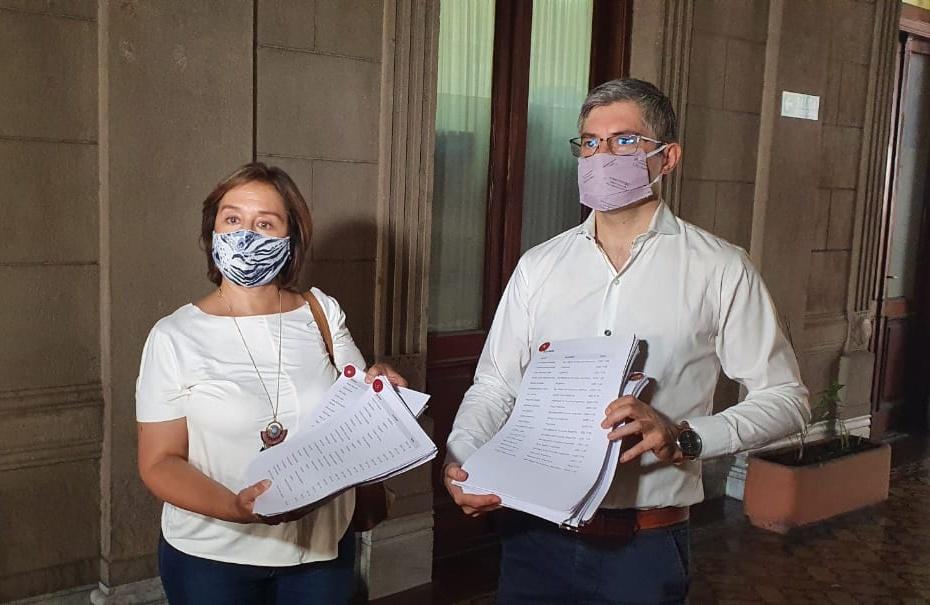 Presentaron 40.000 firmas en Casa de Gobierno para que Manzur no acepte la renuncia de Pisa