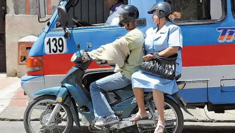 Mototaxis.