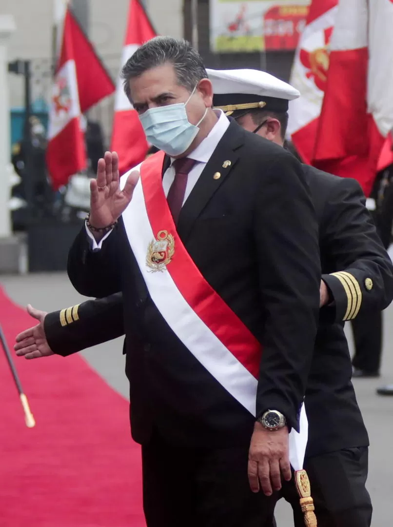 ASUNCIÓN. El nuevo presidente de Perú, Manuel Merino, en la ceremonia de asunción. Reuters