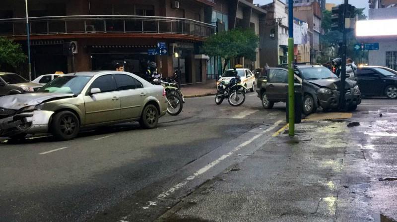 Mañana accidentada: dos siniestros viales se dieron en la capital tucumana