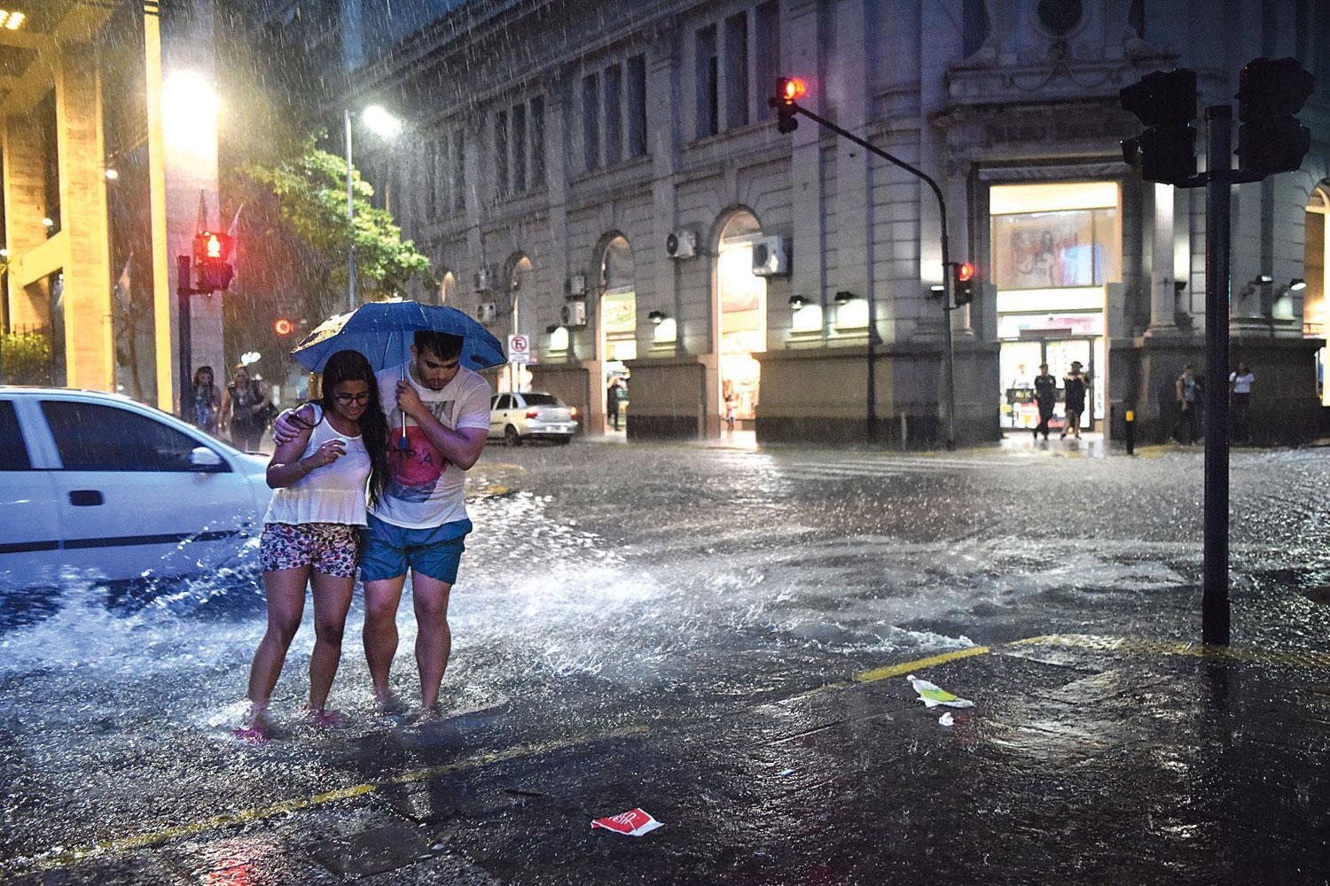 Rige una alerta por tormentas para Tucumán: la lluvia podría llegar esta tarde 