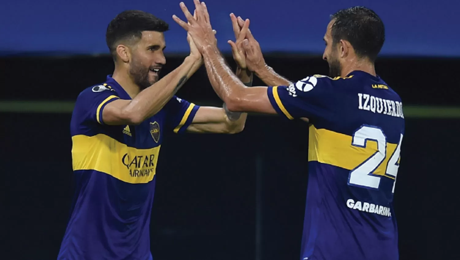 LOS CENTRALES. López e Izquierdoz componen la dupla defensiva de Boca.