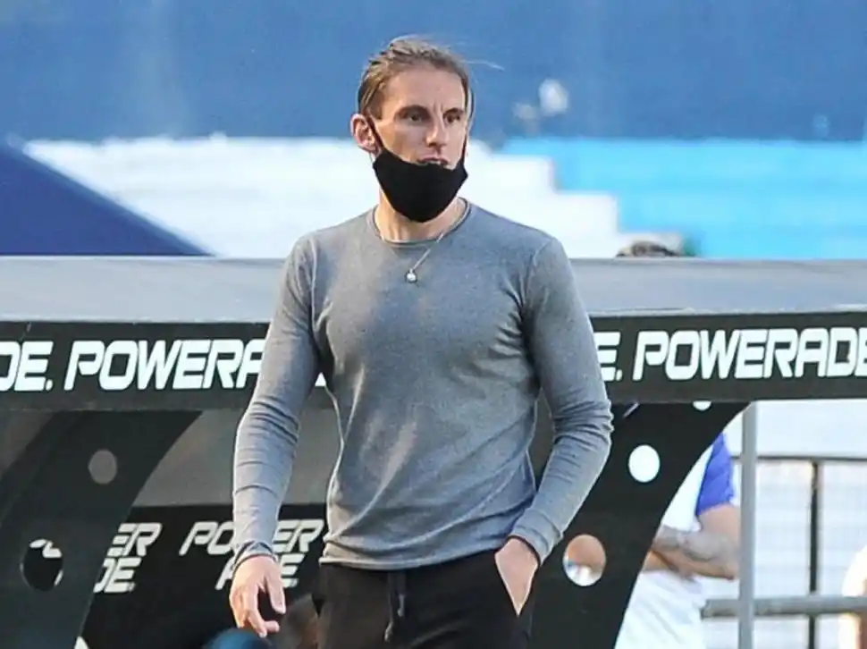 RESIGNADO. Tras la derrota ante Arsenal, Beccacece pidió perdón y dejará de prestarle “atención” al torneo local.  