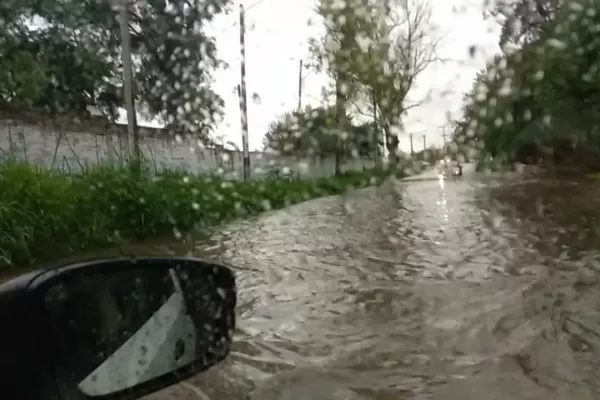 La lluvia se ensañó en especial con Lules, y cortaron la ruta a San Javier por precaución