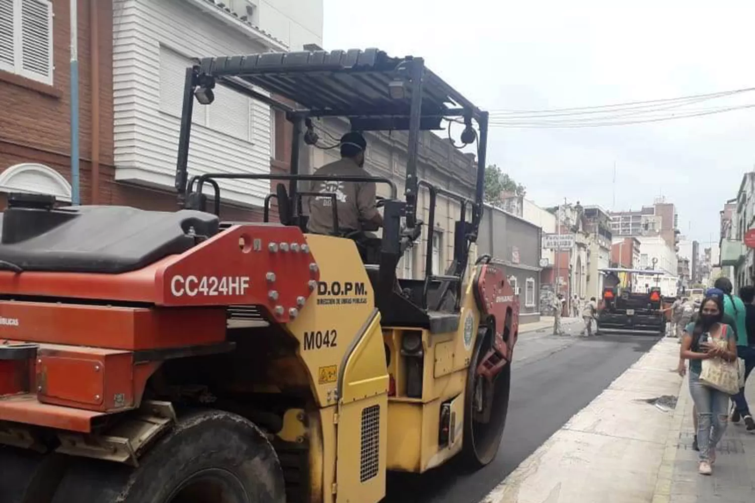 Obras viales: concluyó la repavimentación en calle Córdoba al 200