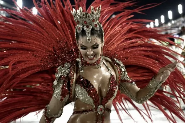 Río de Janeiro evalúa hacer el carnaval en julio por la pandemia