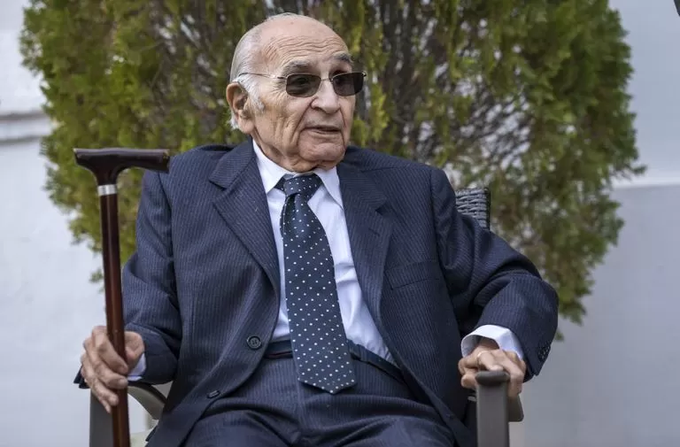Brines tiene 88 años y vive en su casa, en Elca, Valencia. 
