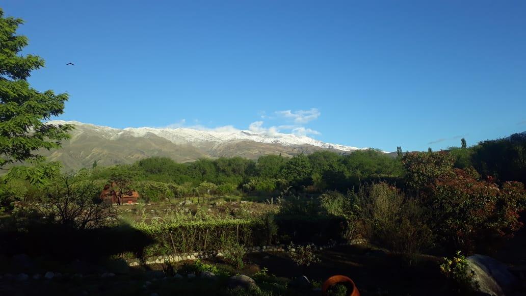 En plena primavera, las cumbres amanecieron cubiertas de un manto blanco