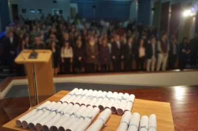 En qué consiste el protocolo para los actos presenciales de colación en Tucumán