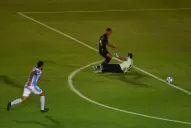 Lucchetti está seguro que no fue penal: difícil para el árbitro