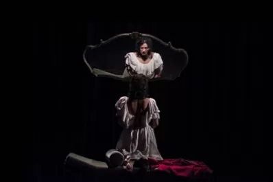 Cartelera porteña: el teatro propone drama, comedia, personajes históricos y stand up