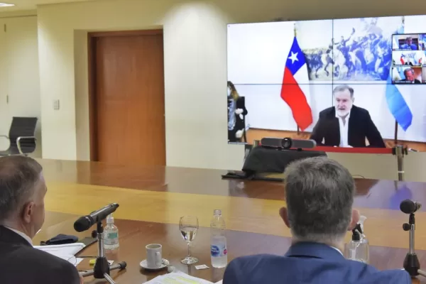 Jaldo destacó ante el embajador en Chile Rafael Bielsa la importancia de potenciar el corredor bioceánico