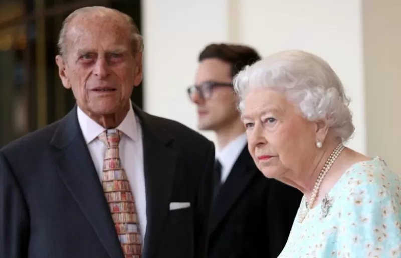La Reina Isabel y su esposo Felipe celebran su 73 aniversario de bodas