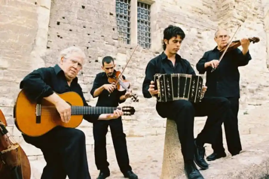 Los del Portezuelo: el desafío de recrear el clima de una peña folclórica con el público on line 