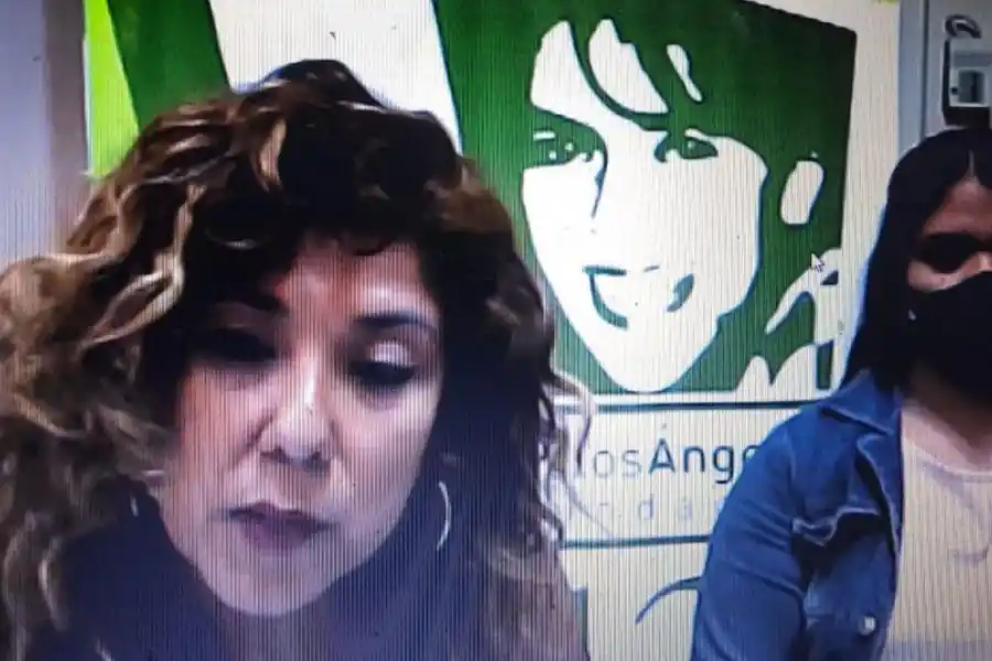 RAZÓN. La madre aceptó el acuerdo por su salud mental y la de su hija.  