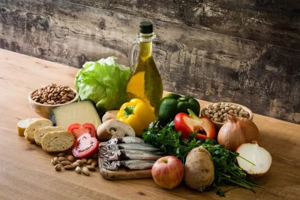 Un consumidor pagó por alimentos 5,8 veces más de lo que cobró un productor