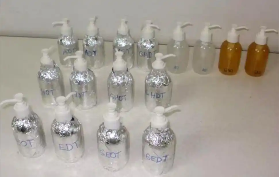 GELES. Un año  mantuvieron las muestras su estabilidad química, física y microbiológica, y sus propiedades biológicas.