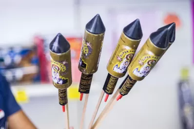 En Yerba Buena, el municipio efectúa controles para evitar la venta de pirotecnia sonora