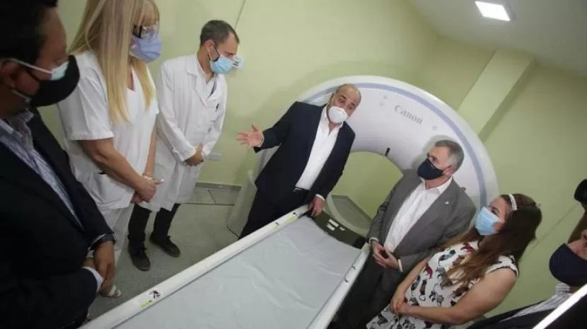 En el Hospital del Este Eva Perón, Manzur inauguró un nuevo tomógrafo