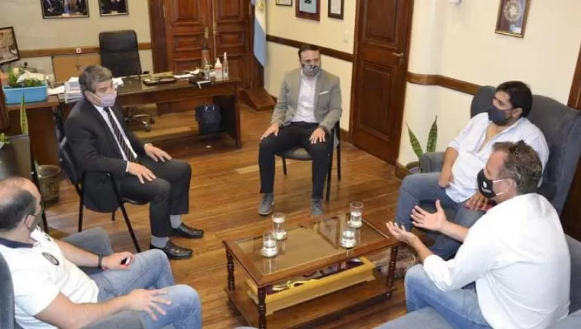 MITIN. El ministro de Seguridad, Claudio Maley, se reunió con propietarios de salones de fiesta de Tucumán, para analizar protocolos para la reapertura de estos.
