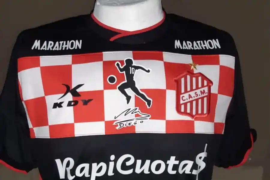 El mejor homenaje a Maradona: así es la camiseta que usará San Martín ante Tigre
