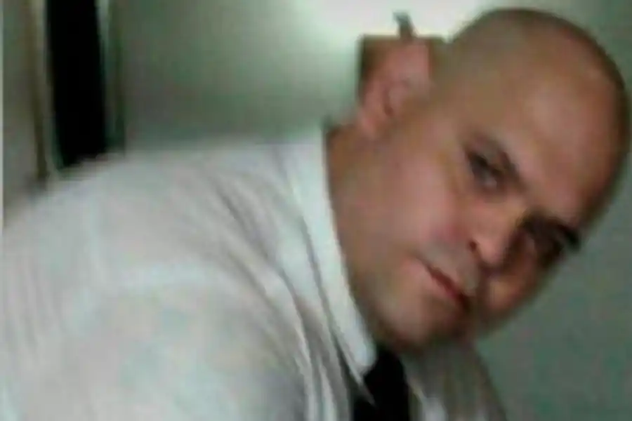 Se entregó el tercer hombre que se había fotografiado con el cadáver de Maradona