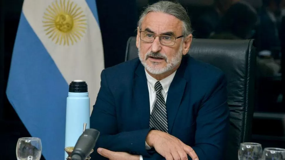 POSICIÓN. El ministro Luis Basterra defendió el sistema de derechos de exportación para el complejo agroexportador.  