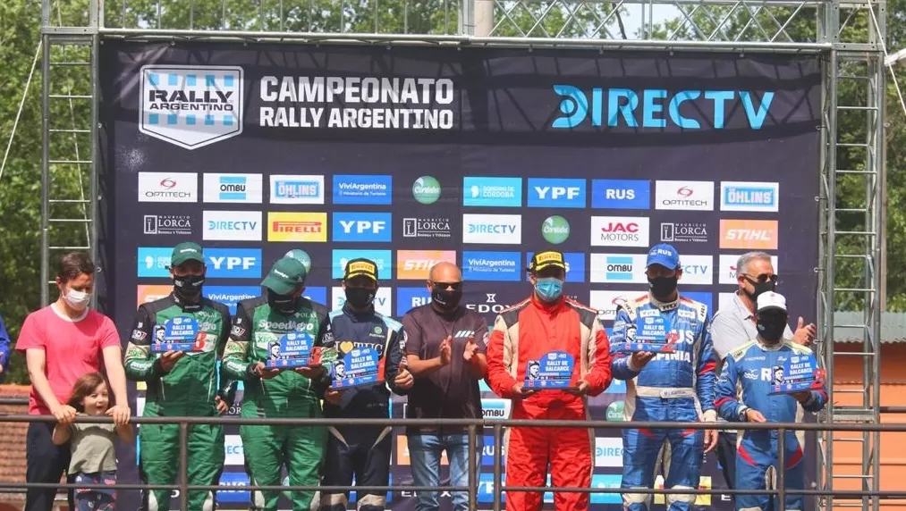PODIO. El tucumano Padilla, con equipo rojo.