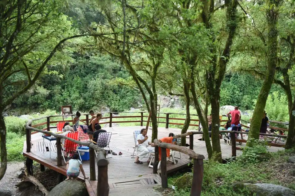 YUNGAS. Este mirador es el primer punto de la ruta 307 que permite observar la Reserva Natural Los Sosa.